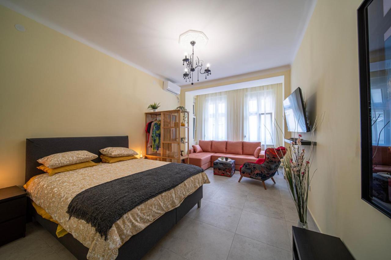 Sunlit Artist Studio Apartamento Belgrado Exterior foto