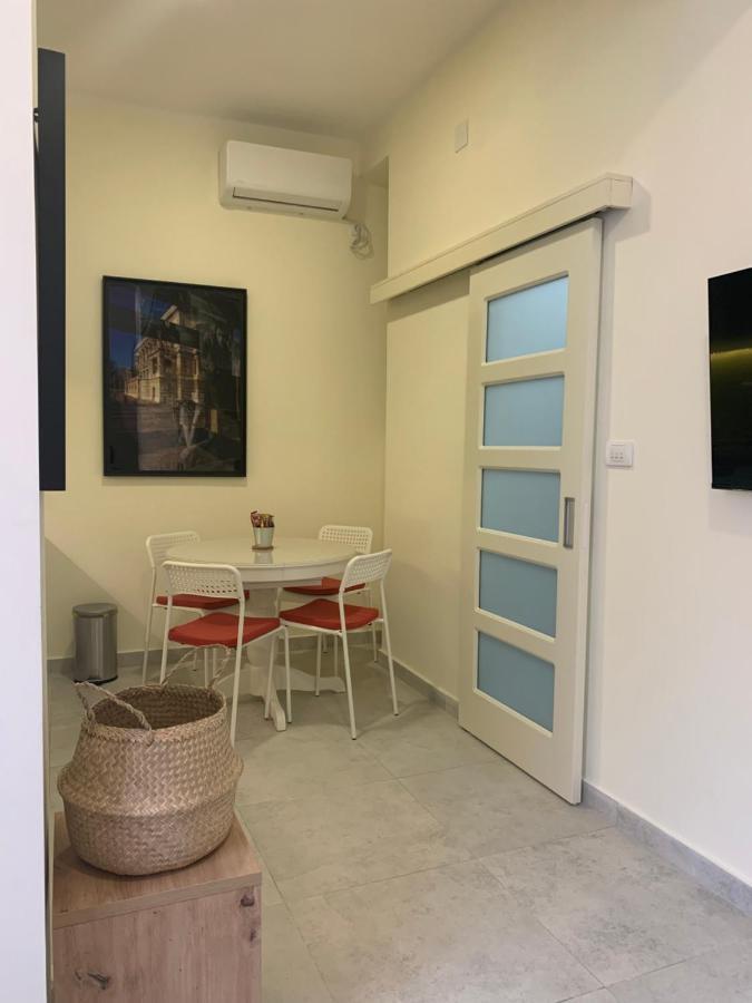 Sunlit Artist Studio Apartamento Belgrado Exterior foto