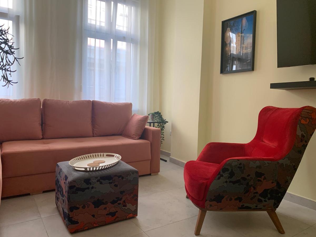 Sunlit Artist Studio Apartamento Belgrado Exterior foto
