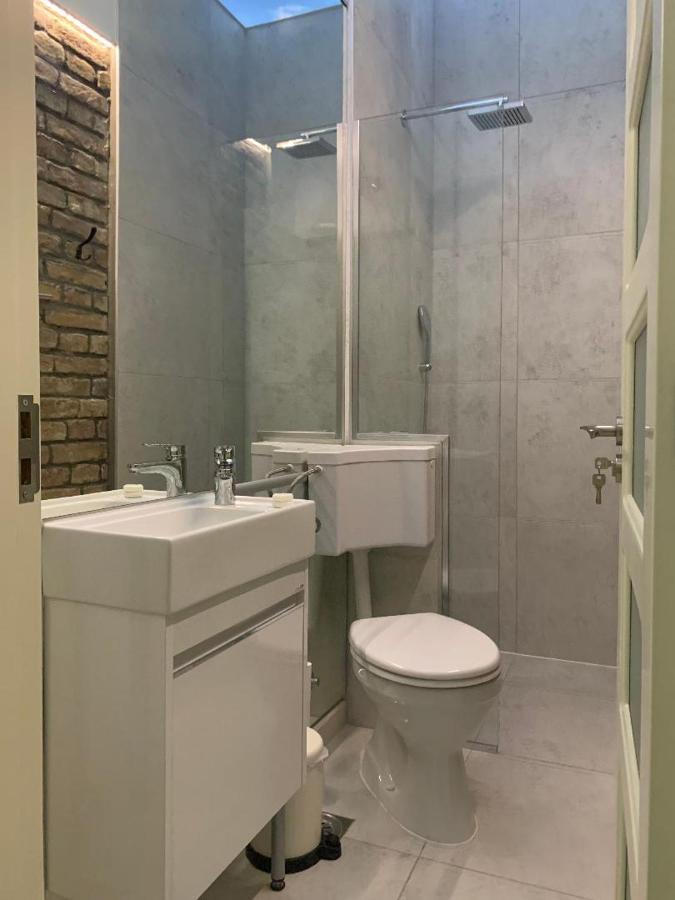 Sunlit Artist Studio Apartamento Belgrado Exterior foto